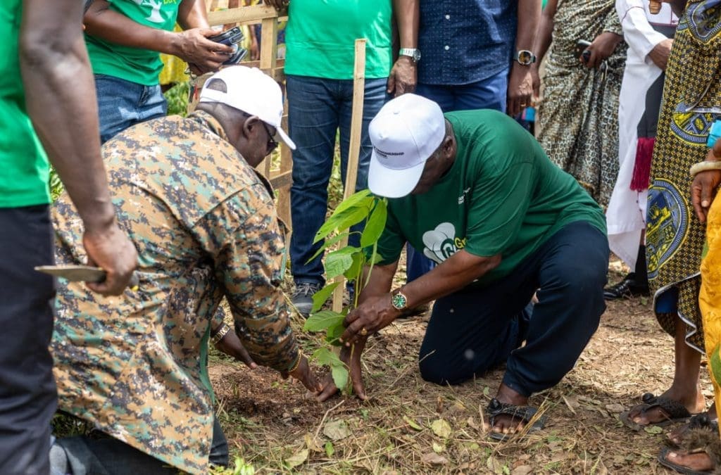 Students join Karpowership’s tree planting campaign Karpowership tree planting